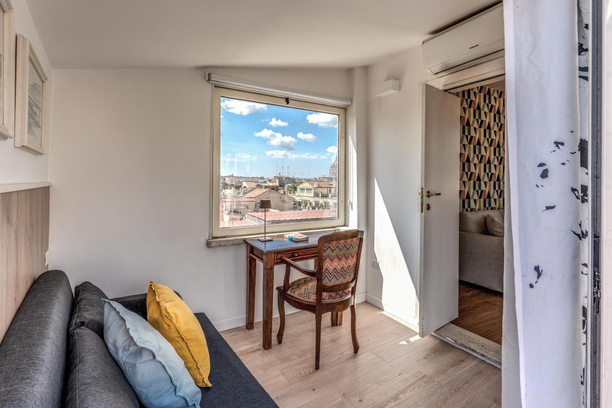 Attic With Terrace Spanish Steps Exclusive Apartment Rom